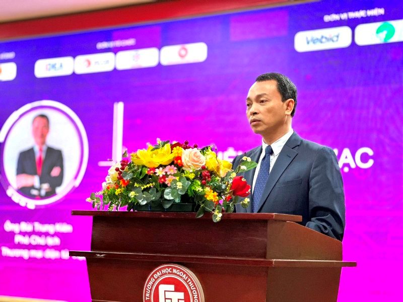 Ông Bùi Trung Kiên - Phó Chủ tịch VECOM phát biểu tại chương trình